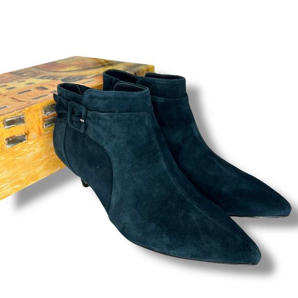 NEW Bella Vita Blue Suede Kitten Heels Size 8W Wide Buckle Pointed Toe Booties - Picture 9 of 13